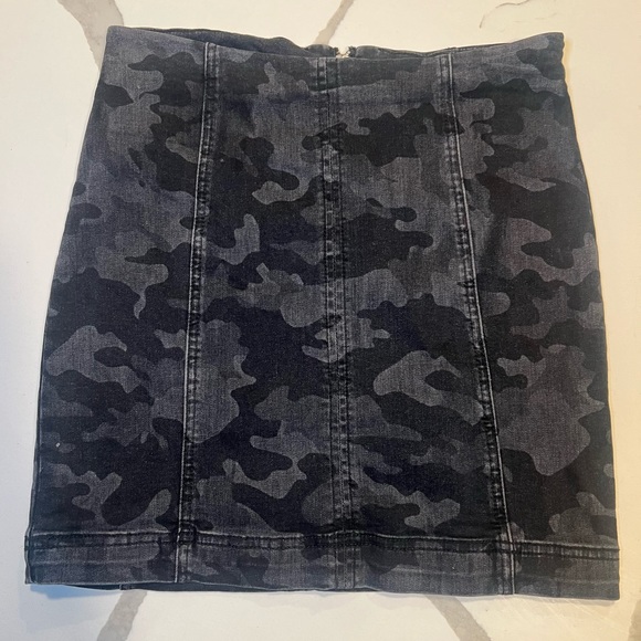 Free People Modern Femme Camouflage-Print Mini Skirt - Picture 4 of 6